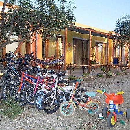 B&B Casa Per Ferie Villaggiocarovana カスティアーダス エクステリア 写真