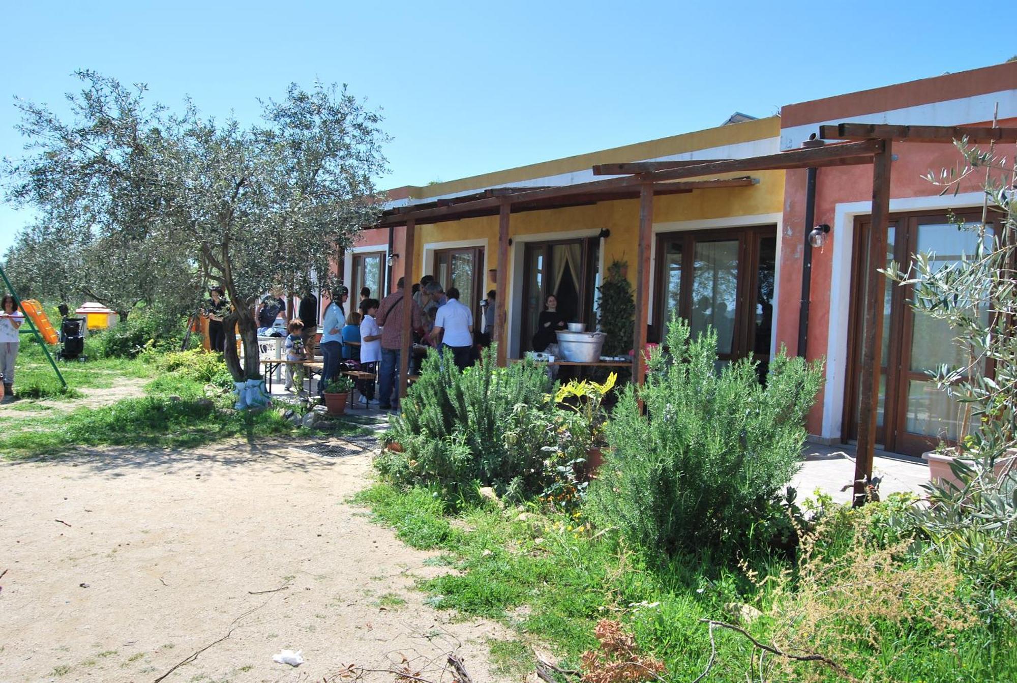 B&B Casa Per Ferie Villaggiocarovana カスティアーダス エクステリア 写真