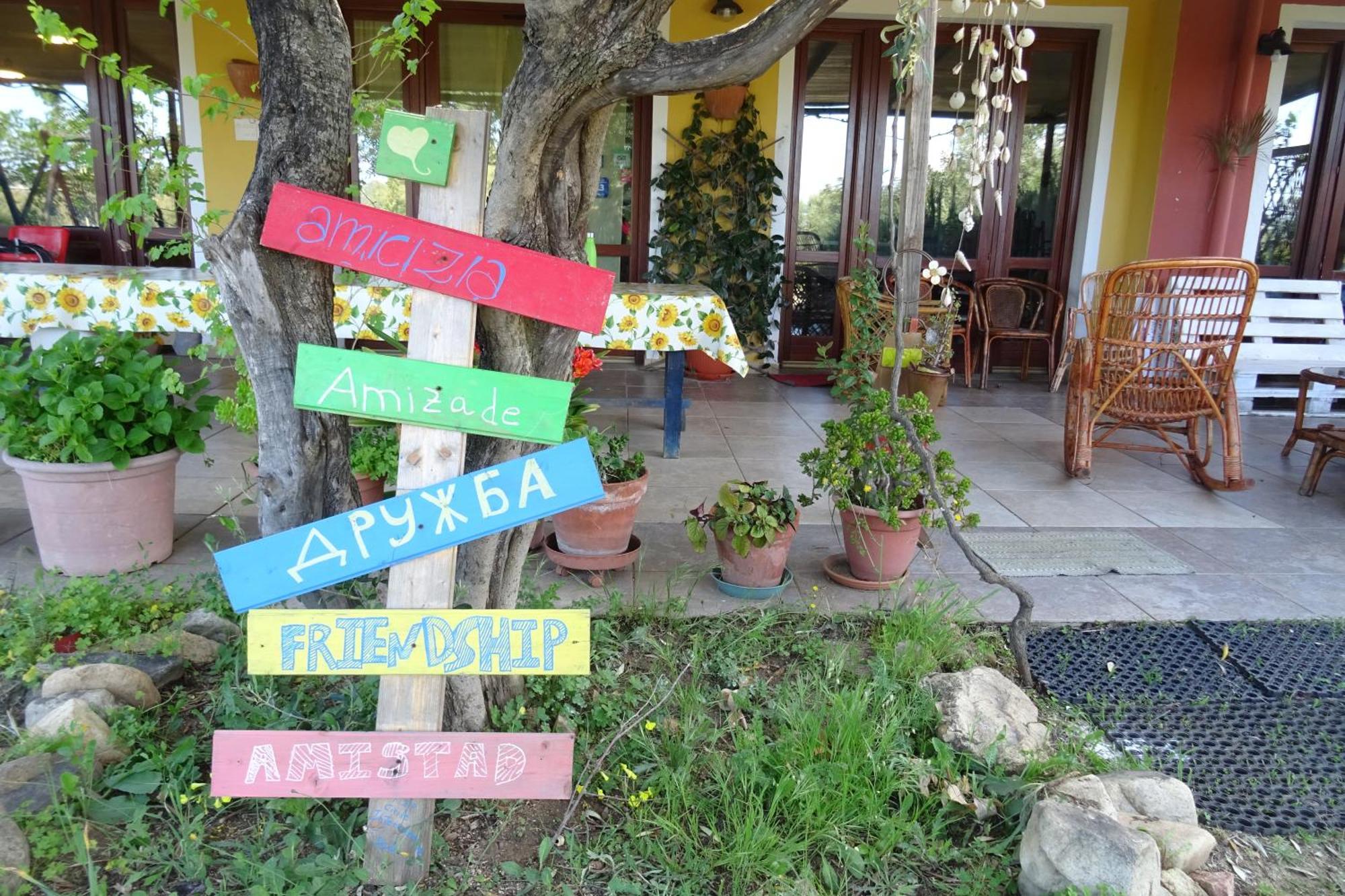 B&B Casa Per Ferie Villaggiocarovana カスティアーダス エクステリア 写真