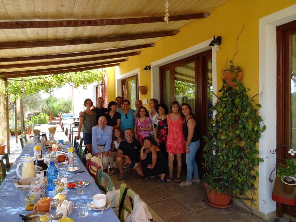 B&B Casa Per Ferie Villaggiocarovana カスティアーダス エクステリア 写真