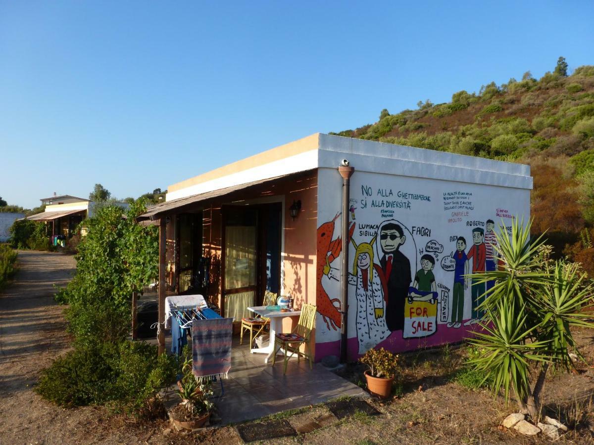 B&B Casa Per Ferie Villaggiocarovana カスティアーダス エクステリア 写真