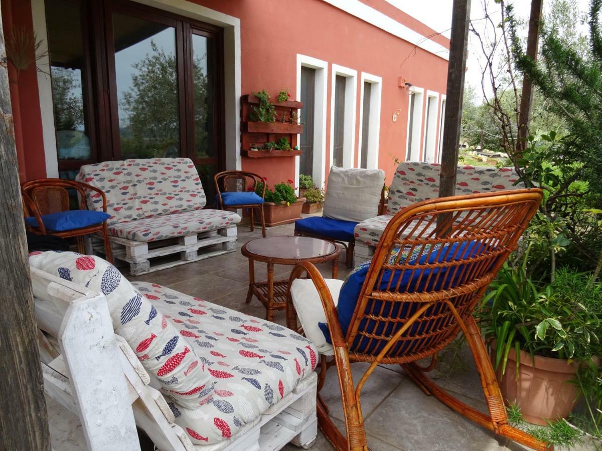 B&B Casa Per Ferie Villaggiocarovana カスティアーダス エクステリア 写真