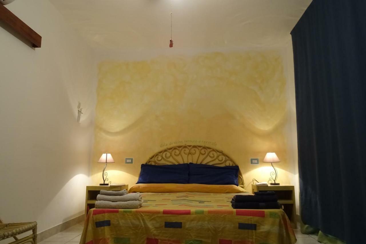 B&B Casa Per Ferie Villaggiocarovana カスティアーダス エクステリア 写真